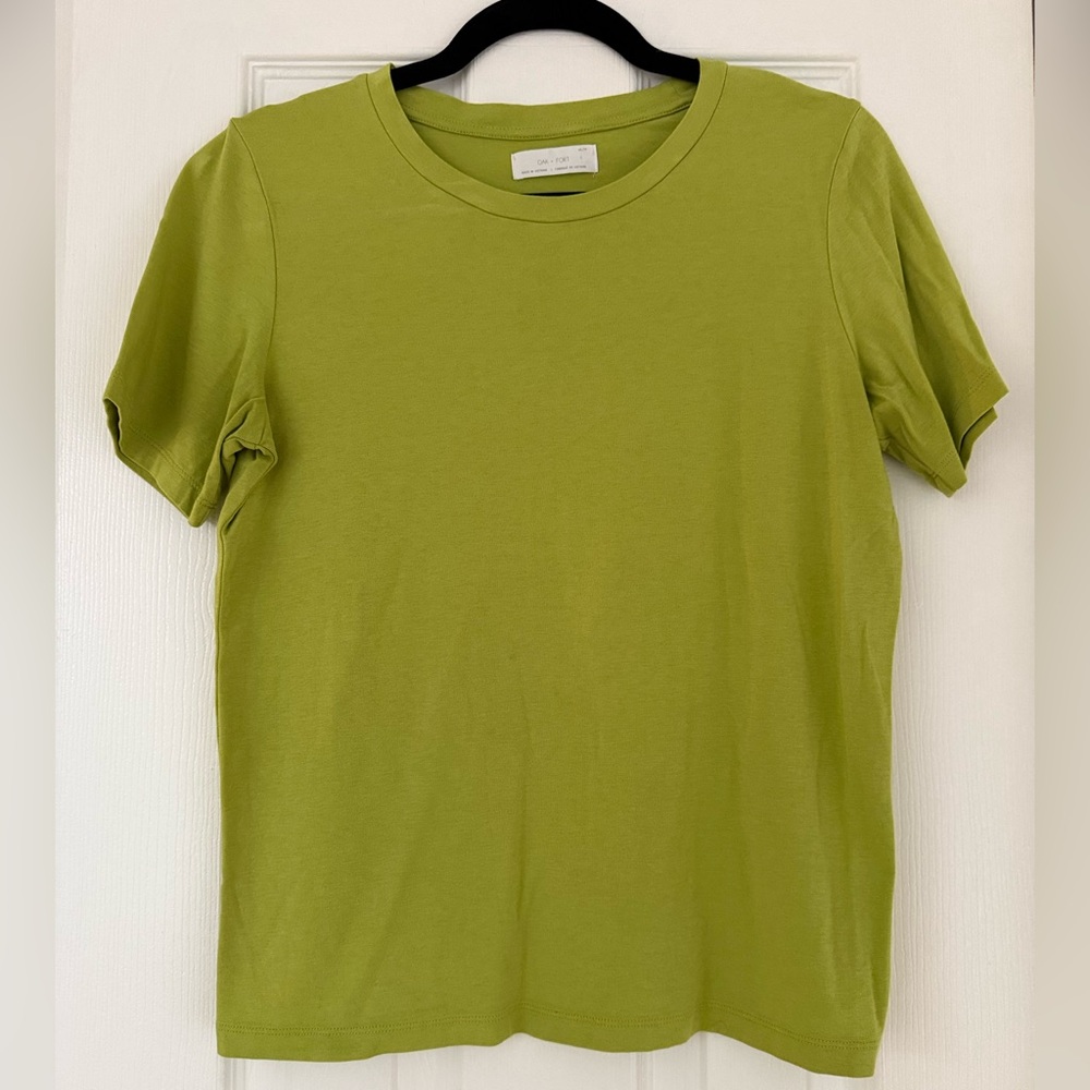 OAK + FORT RELAXED FIT GREEN TEE | XS